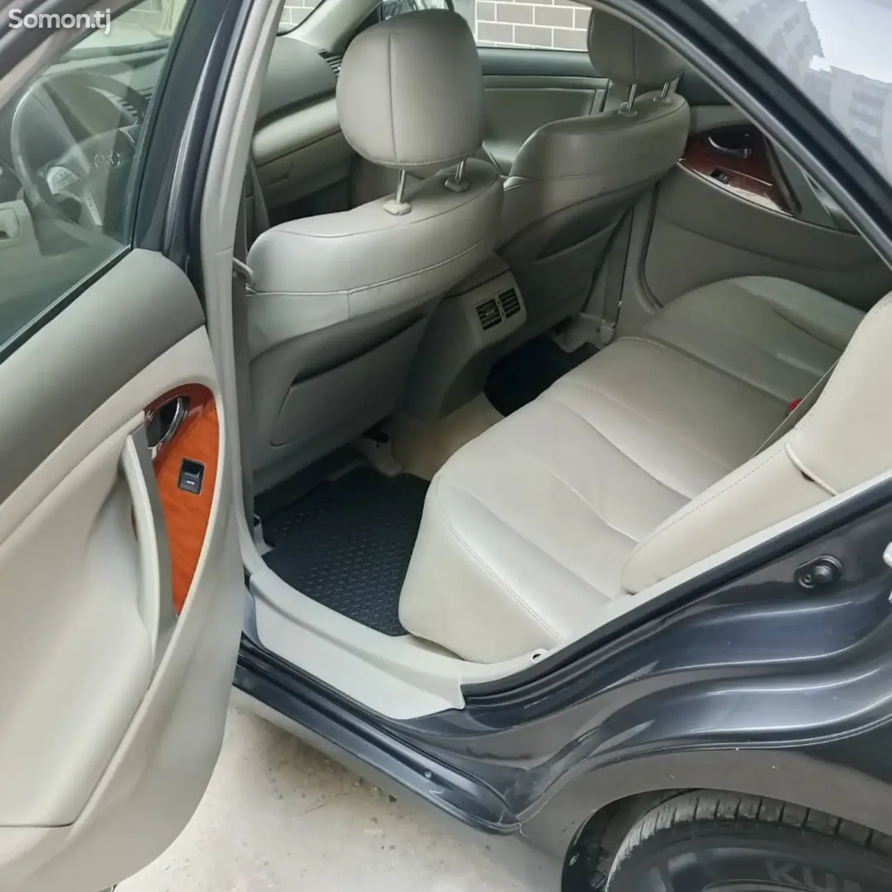 Toyota Camry 2011 · 3.5 AT