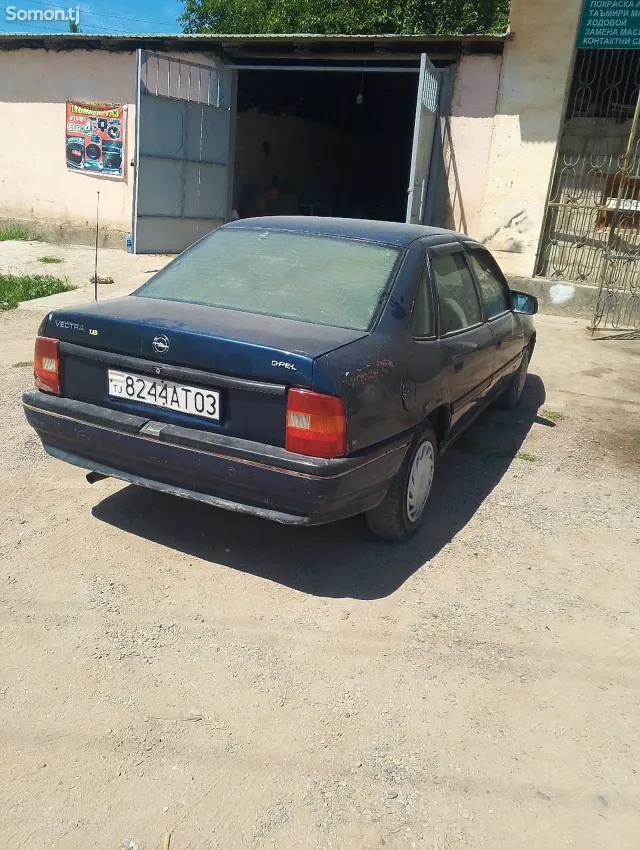Opel Vectra A 1992 · 1.6 MT