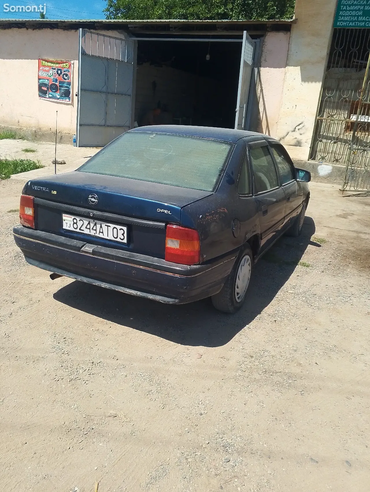 Opel Vectra A 1992 · 1.6 MT