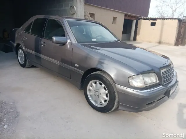 Mercedes-Benz C class 1997 · 2.2 AT