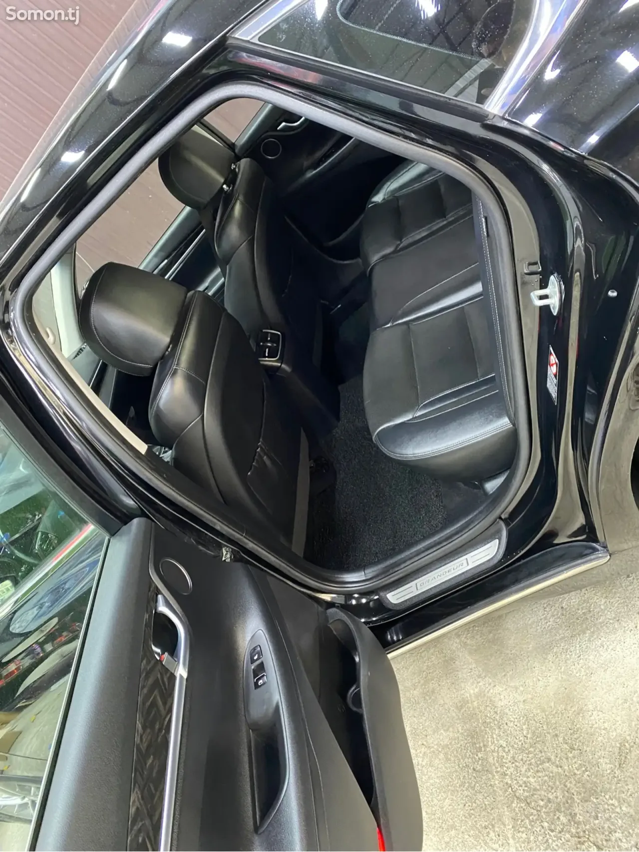 Hyundai Grandeur 2016 · 2.4 AT