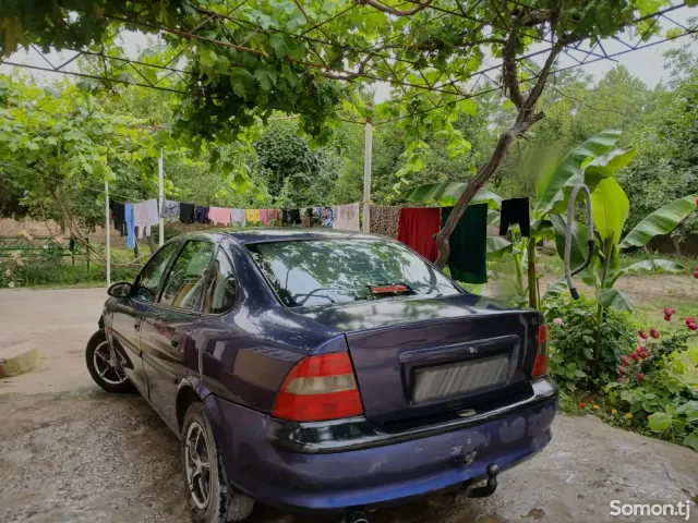Opel Vectra B 1997 · 1.6 MT