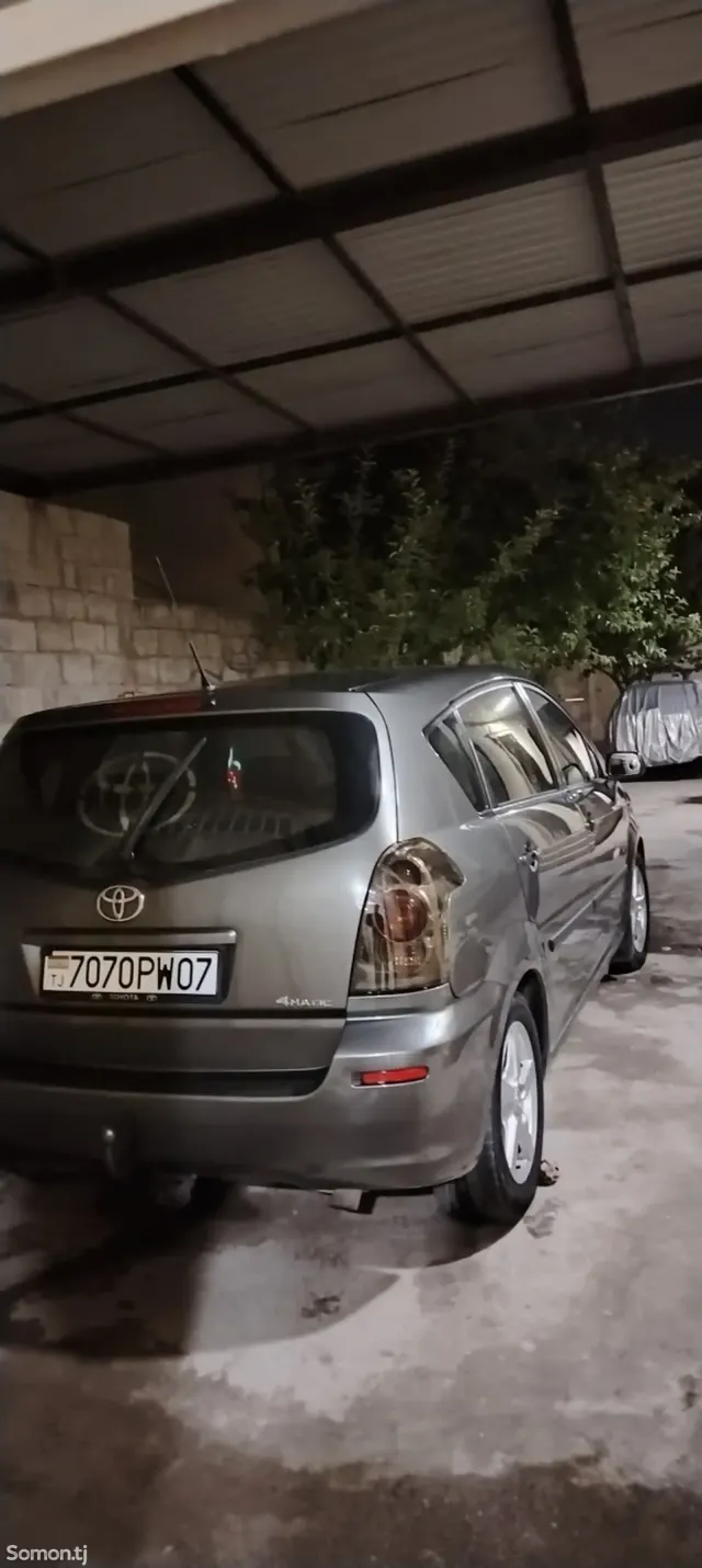 Toyota Corolla Verso 2007 · 2.2 MT