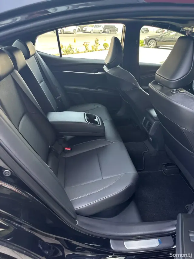 Toyota Camry 2025 · 2.5 AT