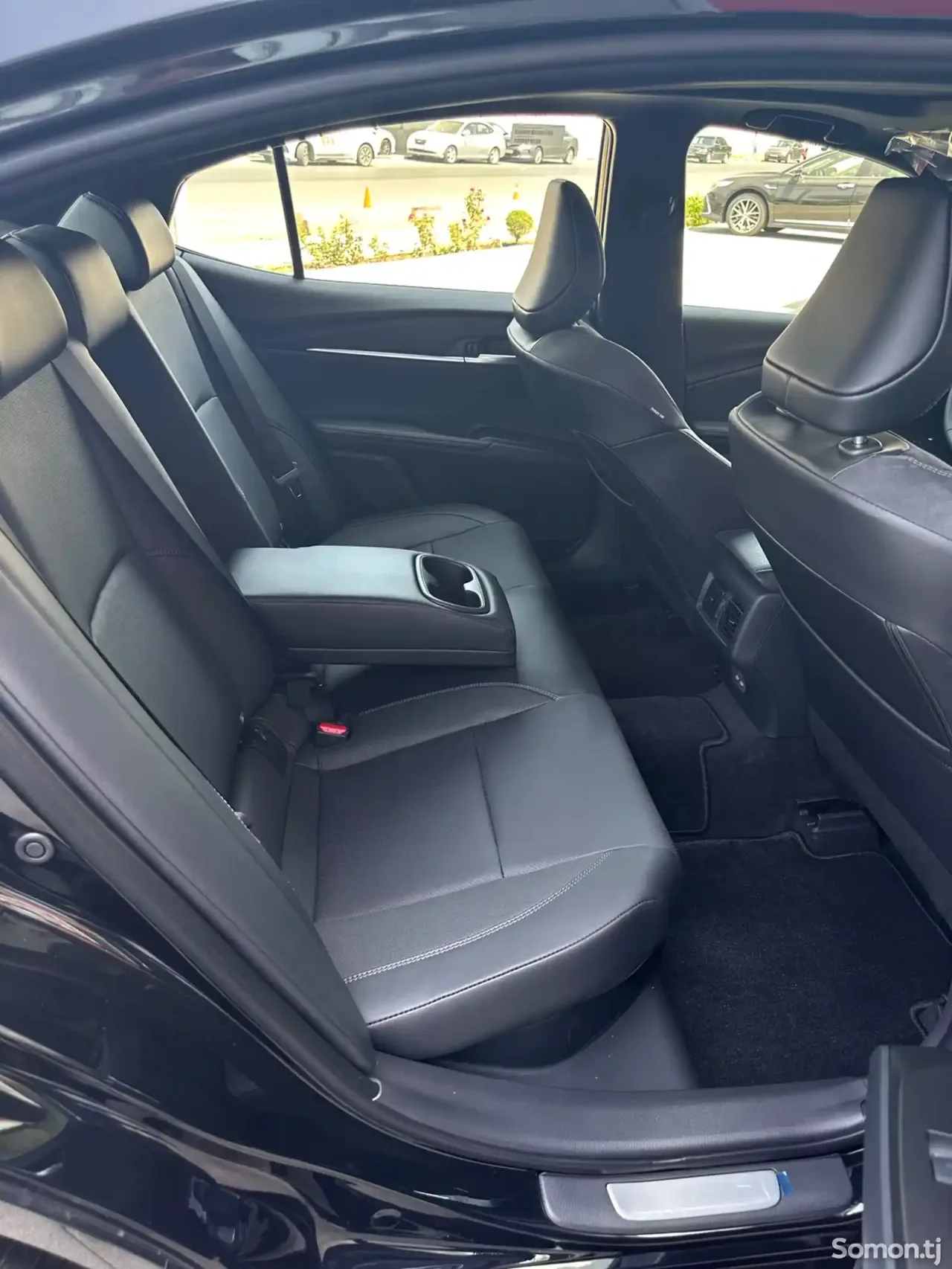 Toyota Camry 2025 · 2.5 AT