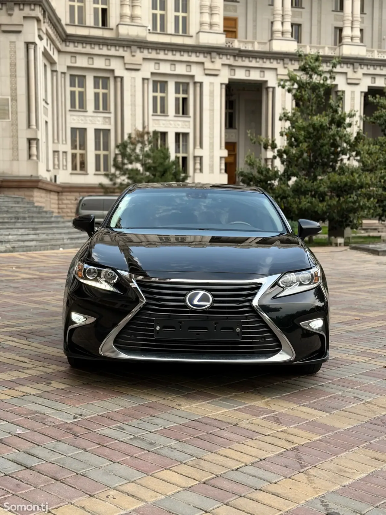 Lexus ES series 2016 · 3.0 AT