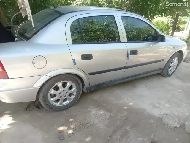 Opel Astra G 1999 · 1.8 AT