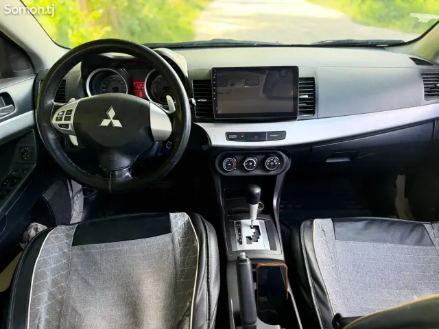 Mitsubishi Lancer 2008 · 2.0 AT