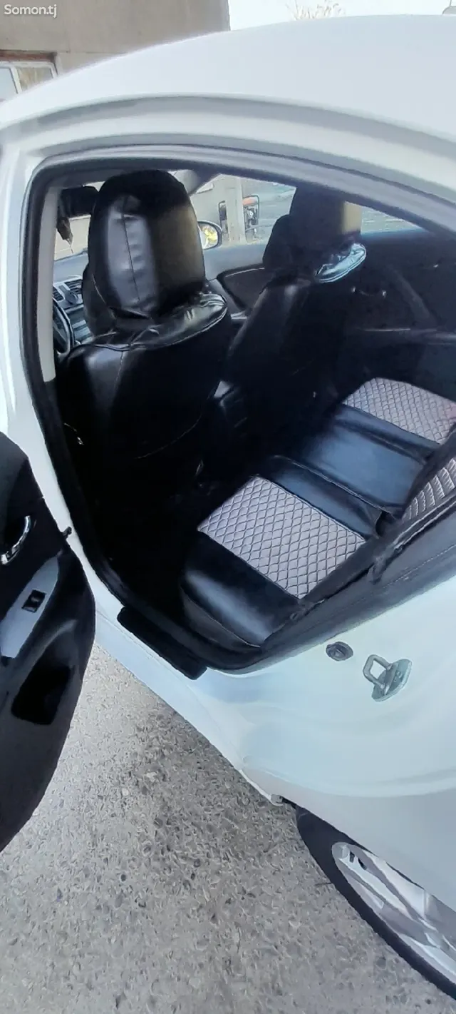 Toyota Avensis 2012 · 1.8 AT