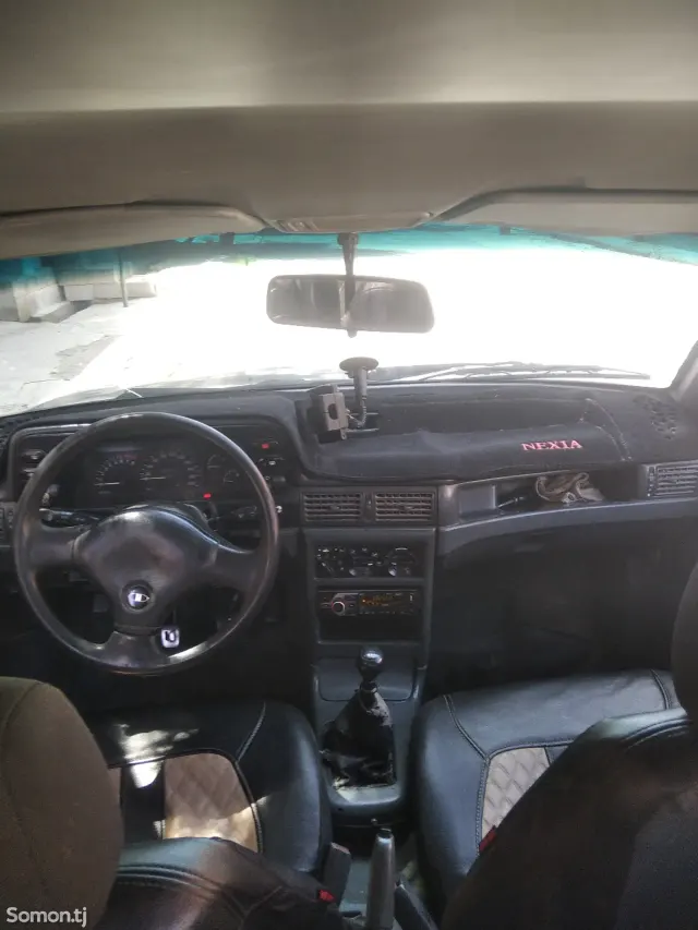 Daewoo Nexia 1995 · 1.6 MT
