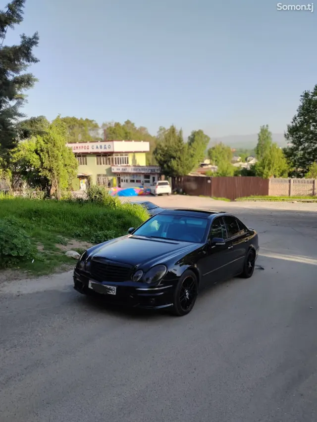 Mercedes-Benz E class 2009 · 5.5 AT