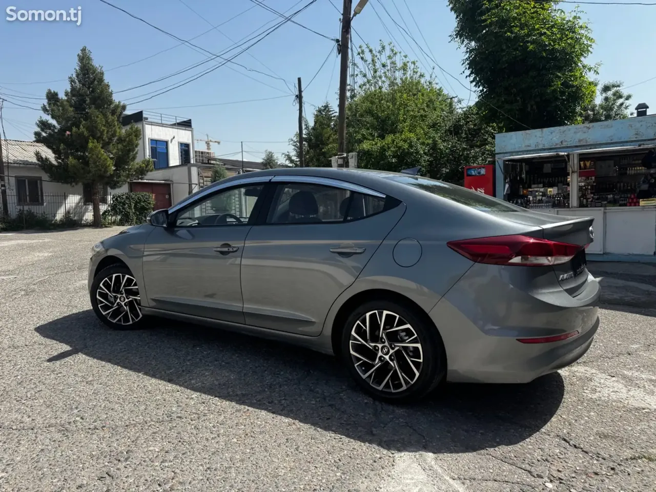 Hyundai Avante 2016 · 1.6 AT