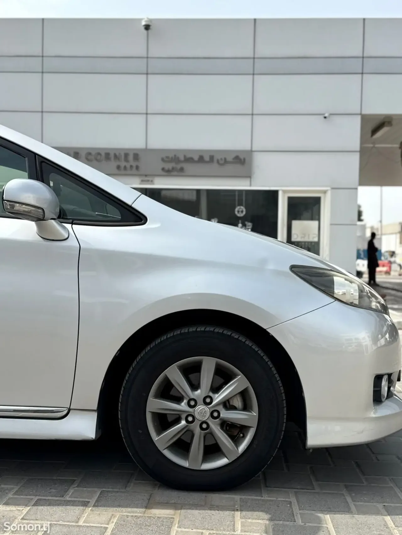 Toyota Wish 2015 · 1.8 AT