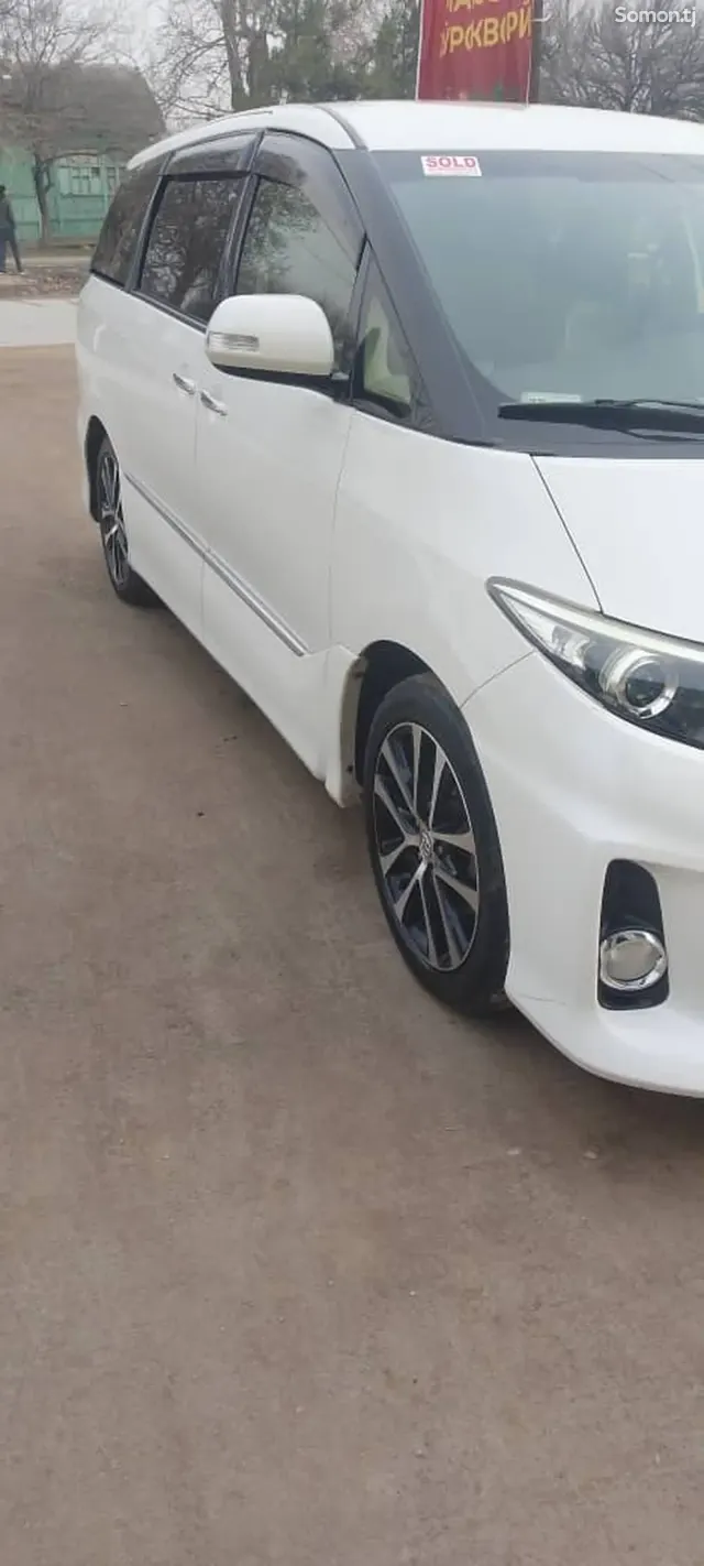 Toyota Estima 2014 · 2.4 AT