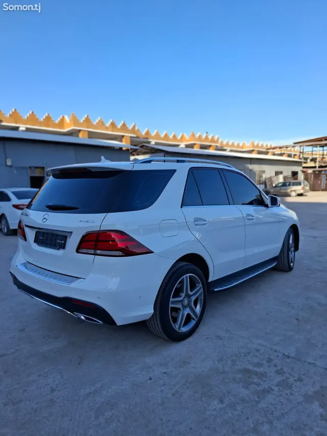 Mercedes-Benz GLE class 2016 · 3.0 AT