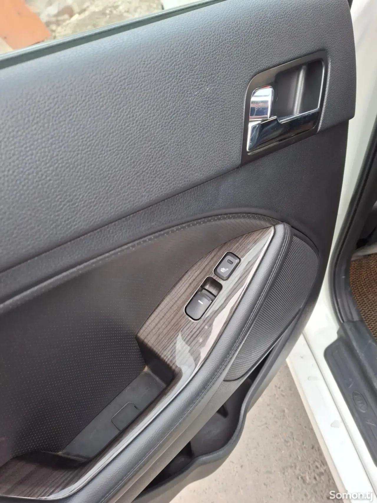 Kia K5 2011 · 2.0 AT