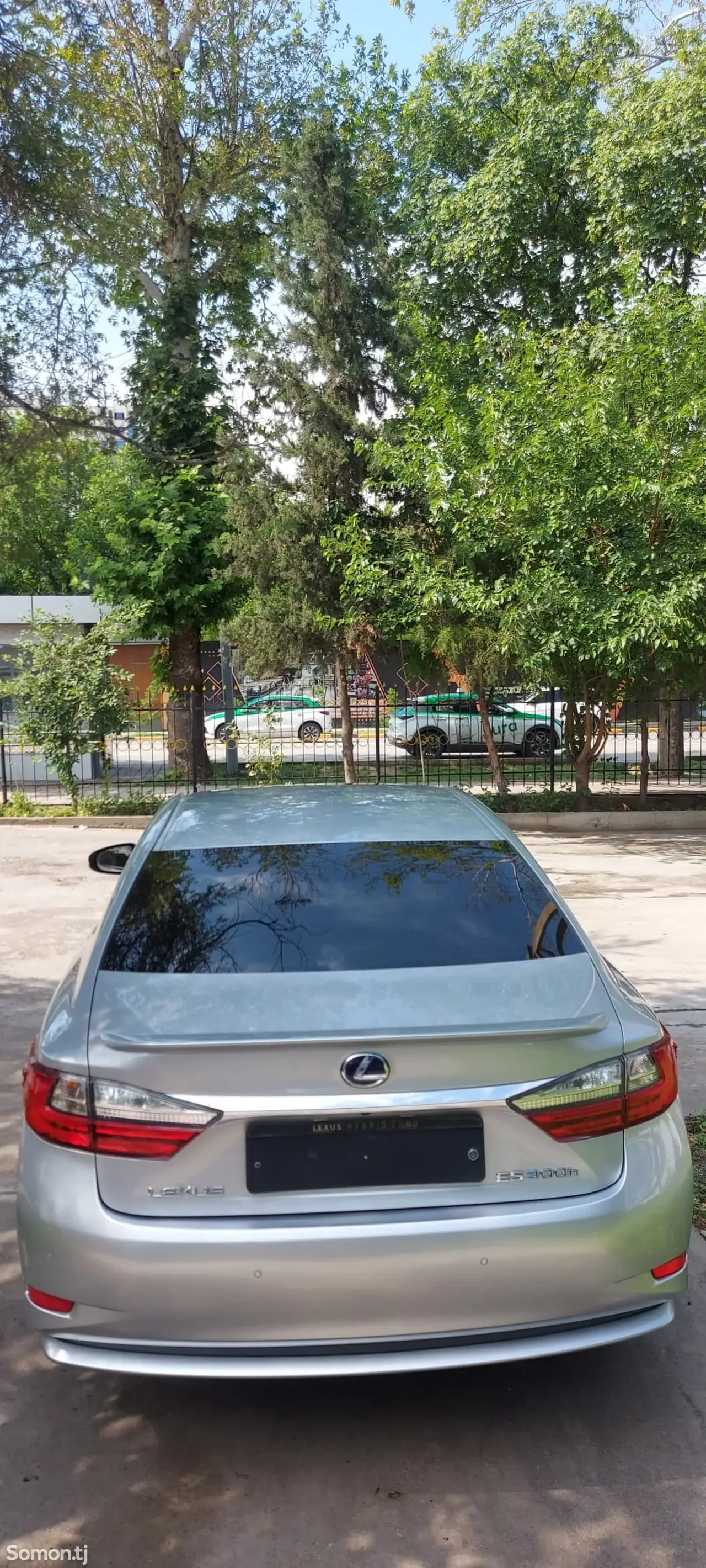 Lexus ES series 2016 · 2.5 AT