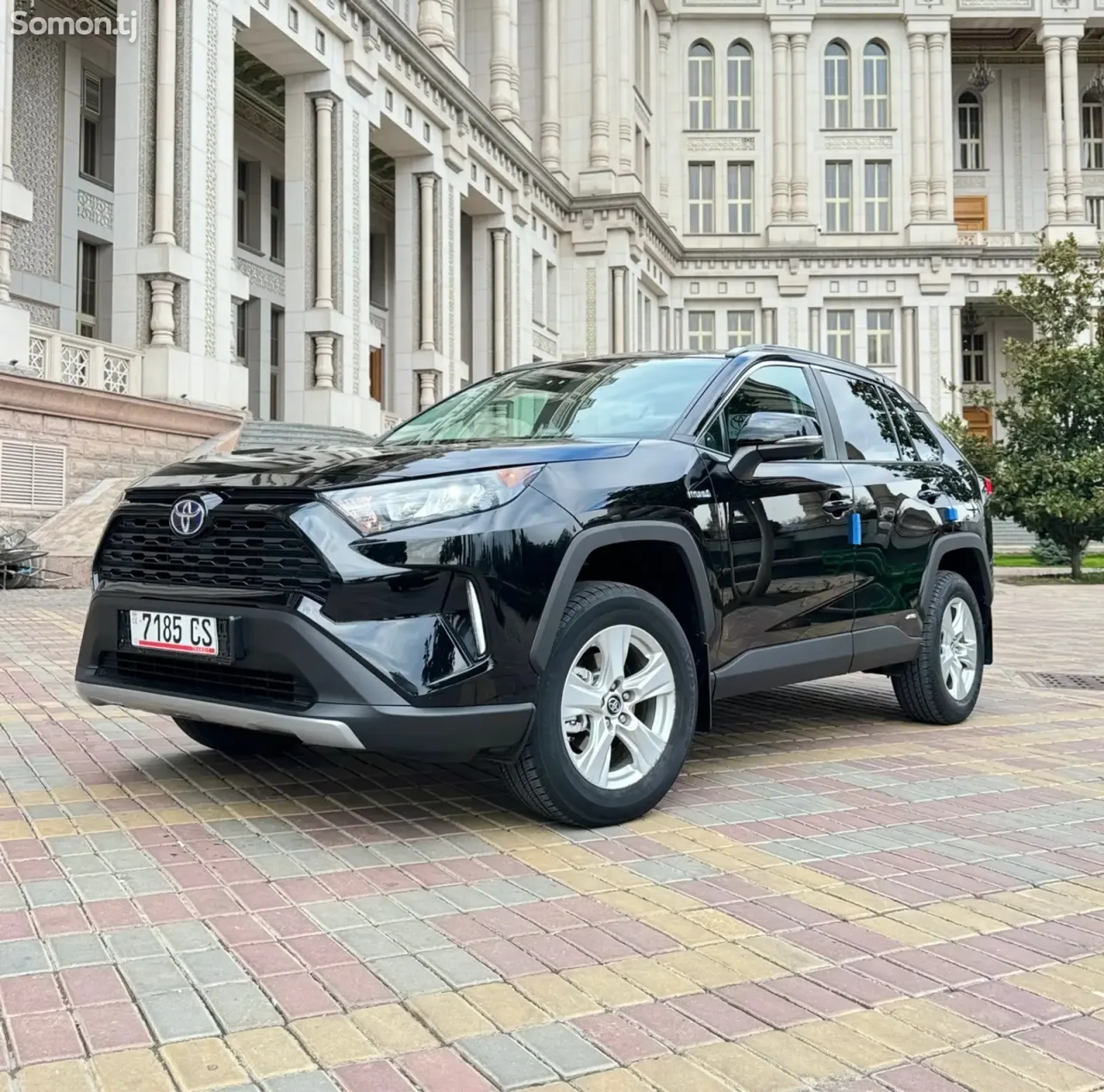 Toyota RAV 4 2021 · 2.5 AT