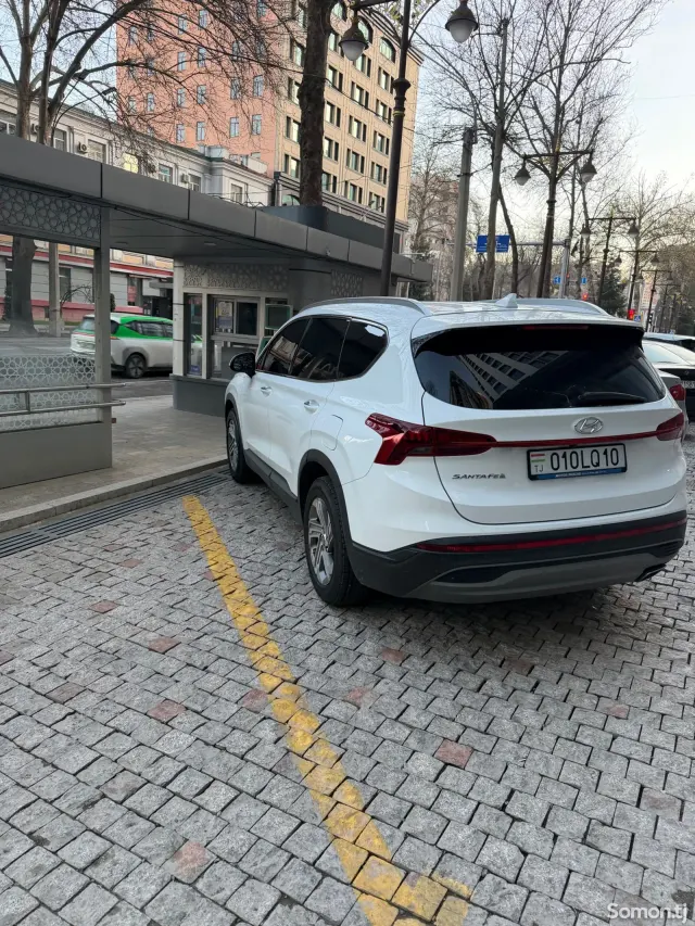 Hyundai Santa Fe 2024 · 2.5 AT