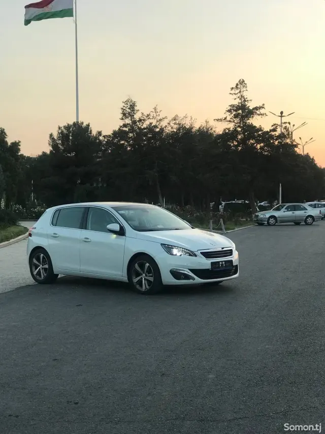 Peugeot 308 2015 · 1.6 AT
