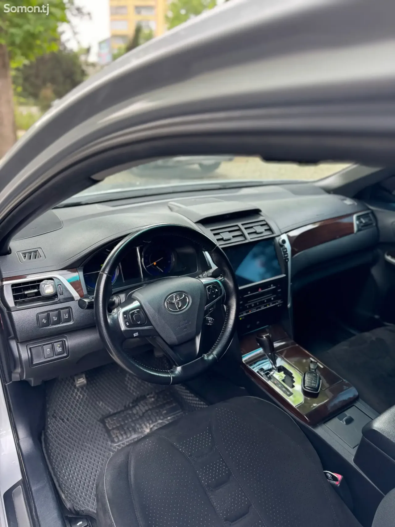Toyota Camry 2015 · 2.5 AT