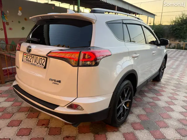 Toyota RAV 4 2019 · 2.5 AT
