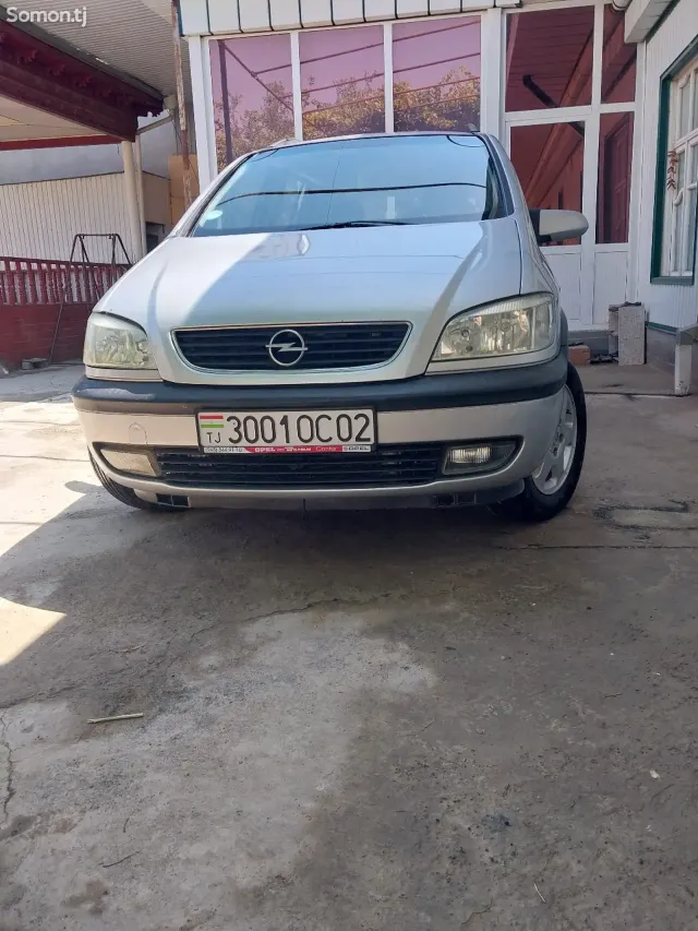 Opel Zafira 2002 · 1.8 MT