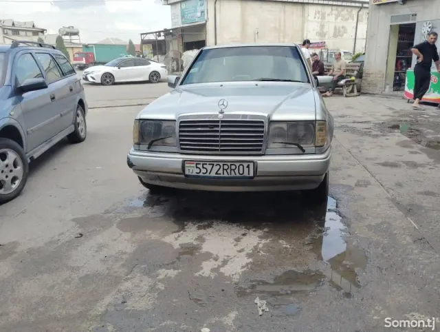 Mercedes-Benz W124 1993 · 2.3 MT