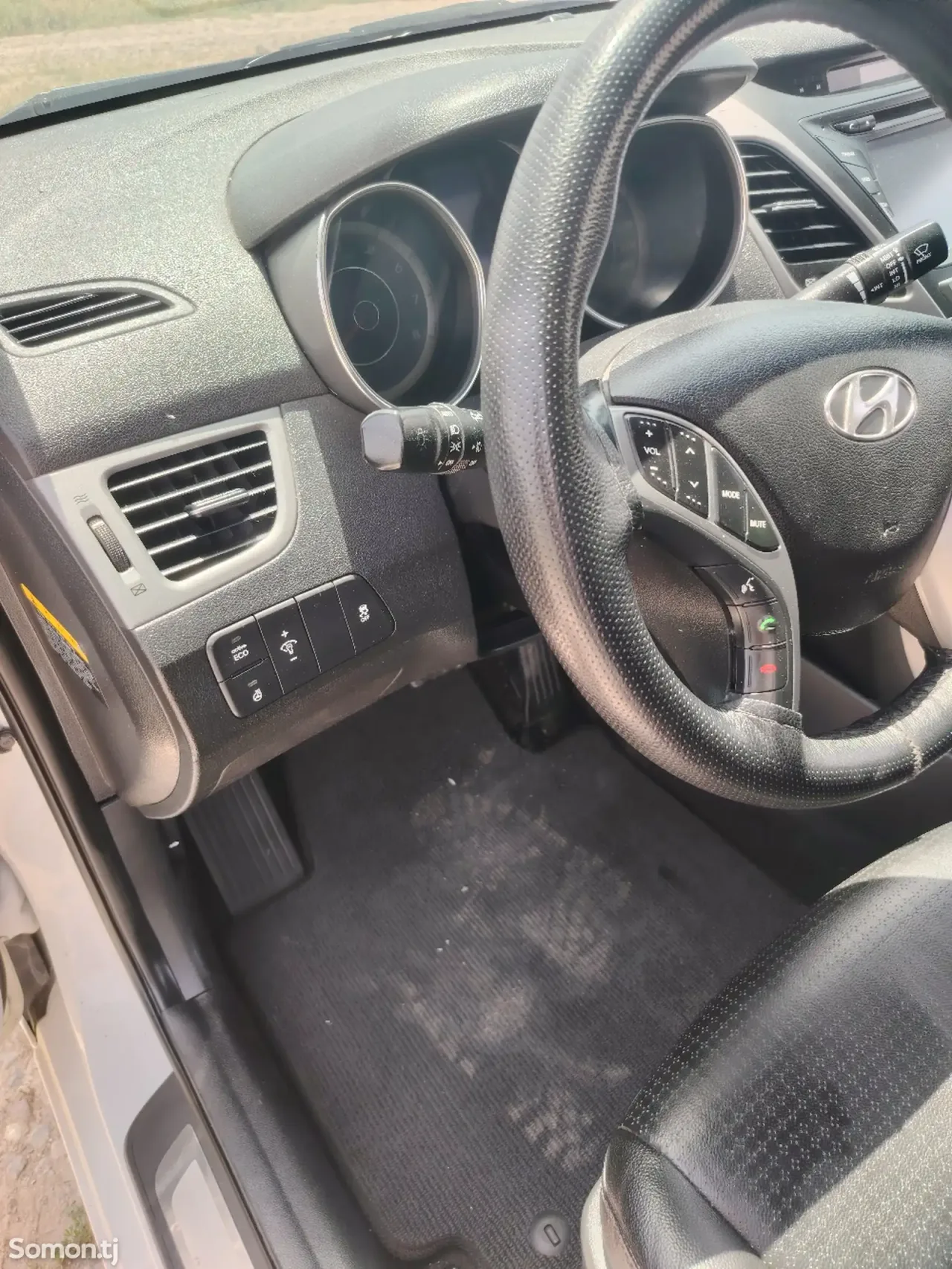 Hyundai Avante 2014 · 1.6 AT