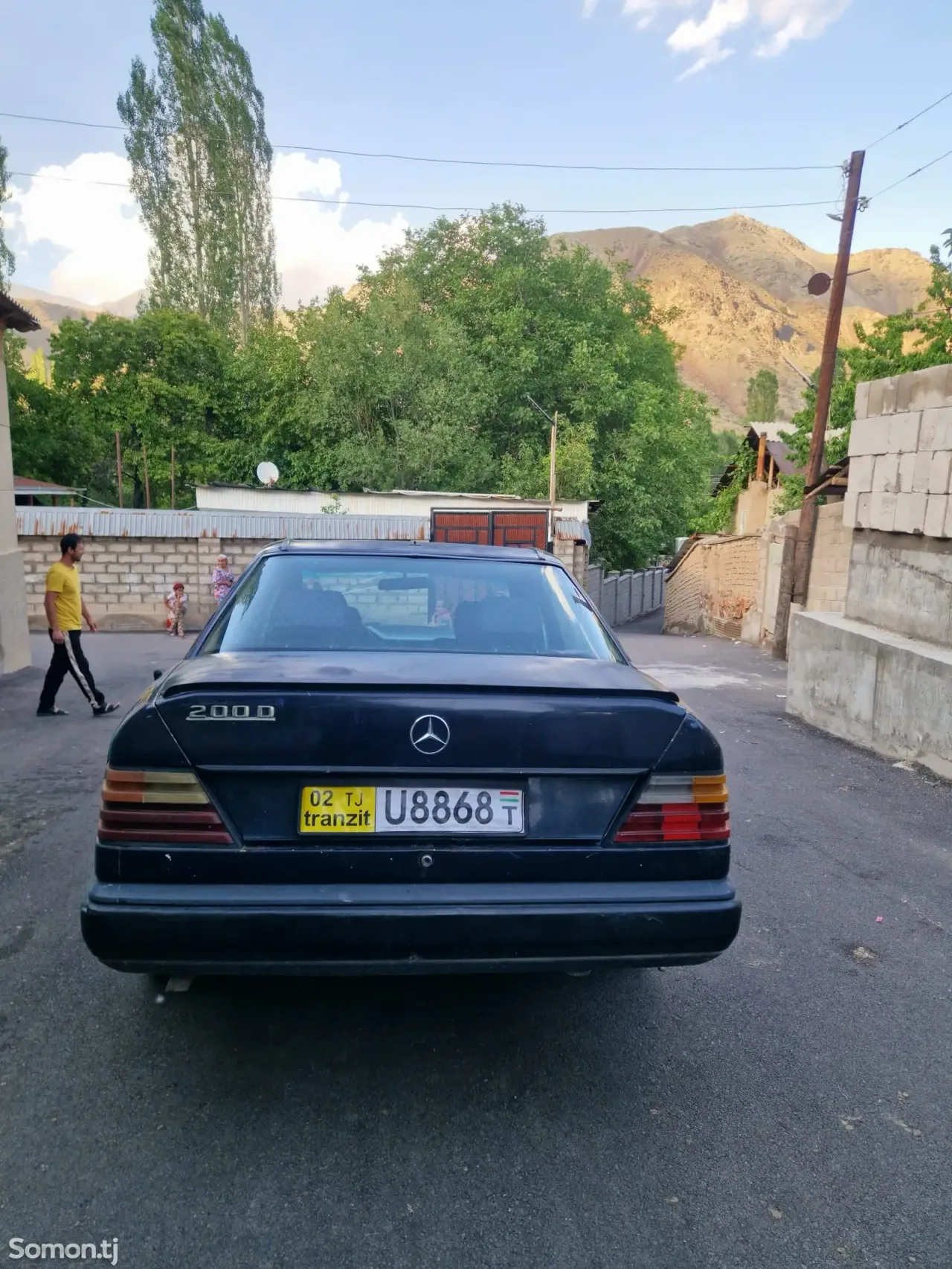 Mercedes-Benz W124 1988 · 2.0 MT