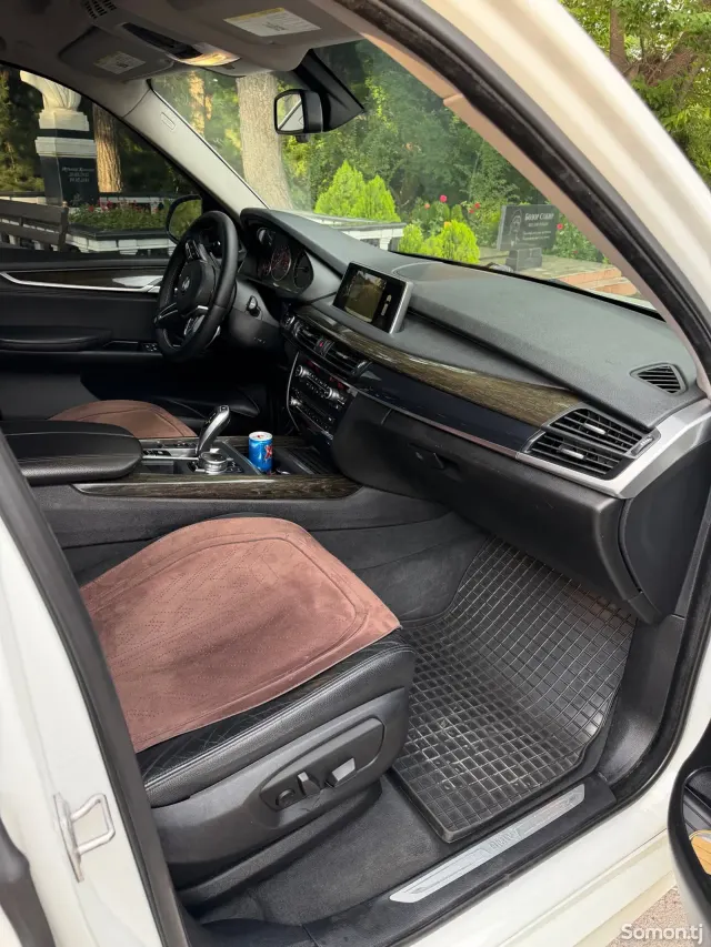 BMW X5 2016 · 3.0 AT