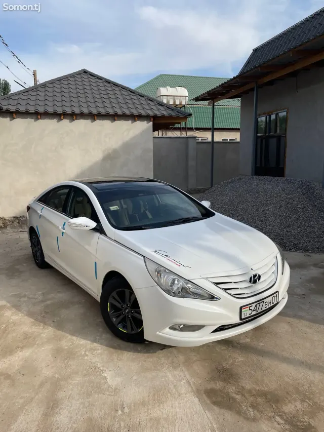 Hyundai Sonata 2011 · 2.4 AT