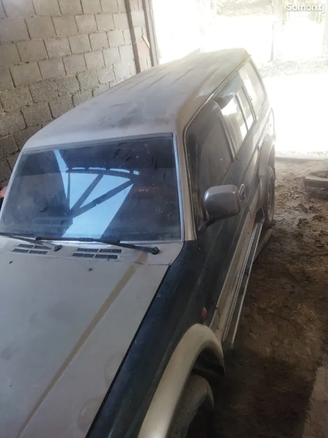 Mitsubishi Pajero JR 1997 · 1.6 MT