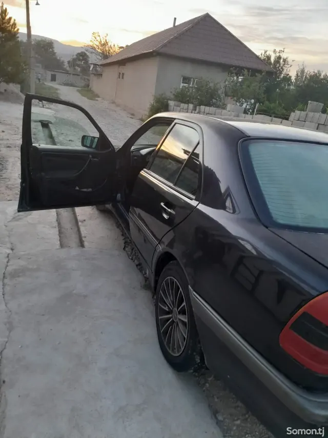 Mercedes-Benz C class 1998 · 1.8 MT