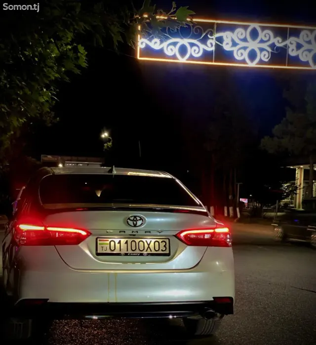 Toyota Camry 2018 · 2.5 AT