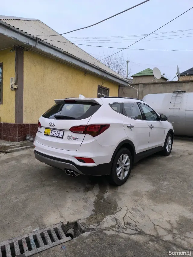 Hyundai Santa Fe 2016 · 2.0 AT
