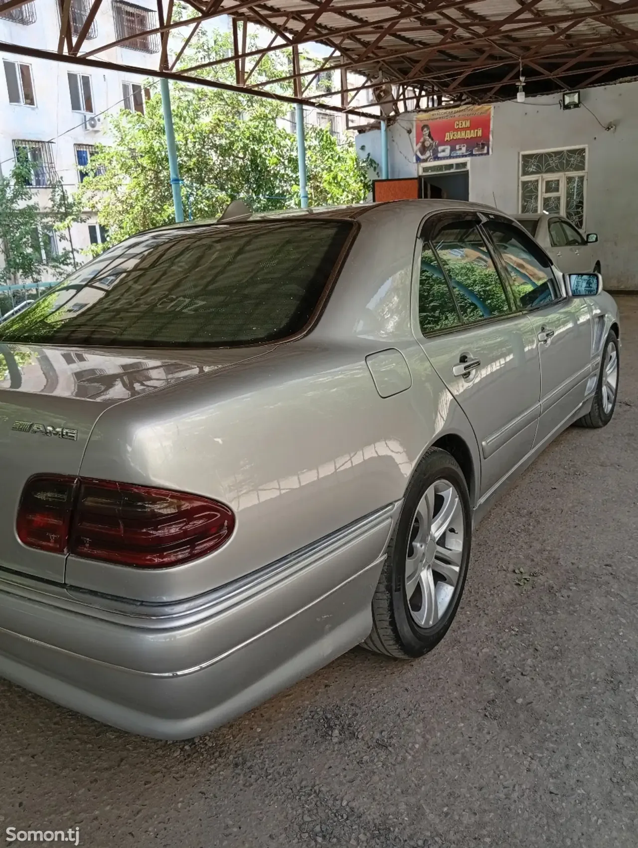 Mercedes-Benz E class 1999 · 2.4 AT