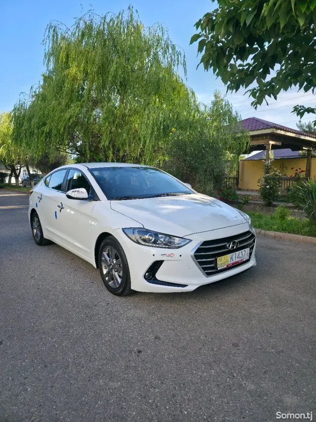 Hyundai Avante 2015 · 1.6 AT