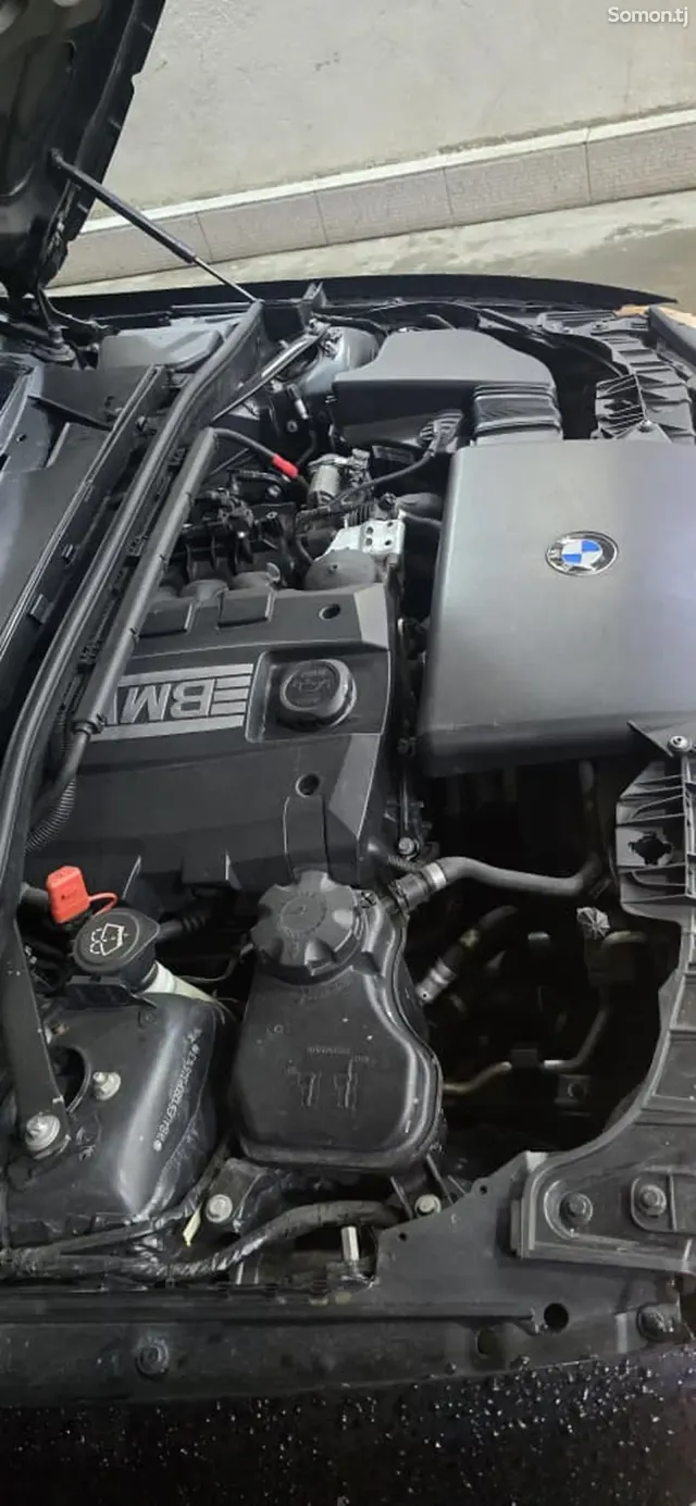 BMW 1 series 2010 · 2.0 MT