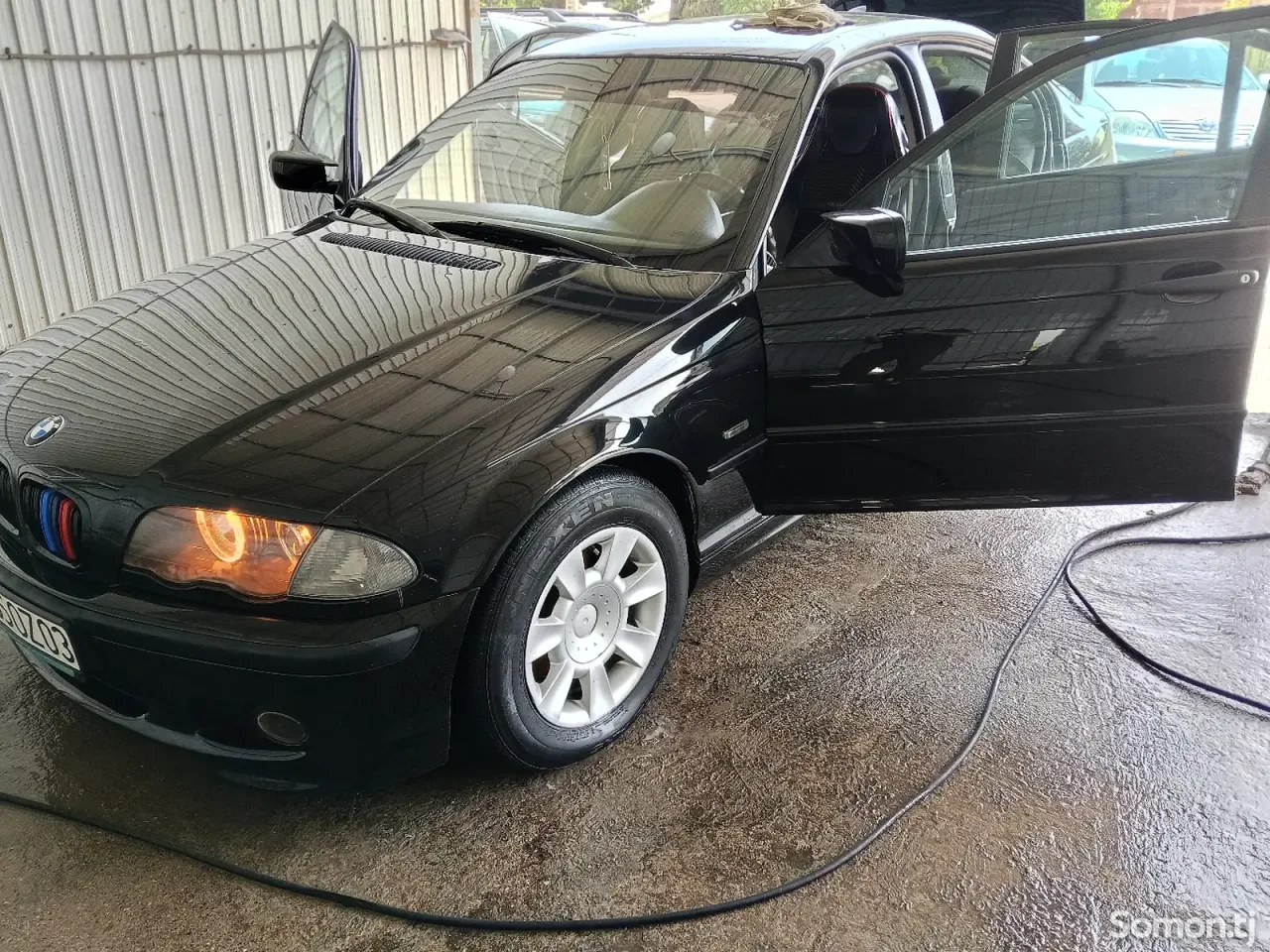 BMW 3 series 1999 · 2.5 MT
