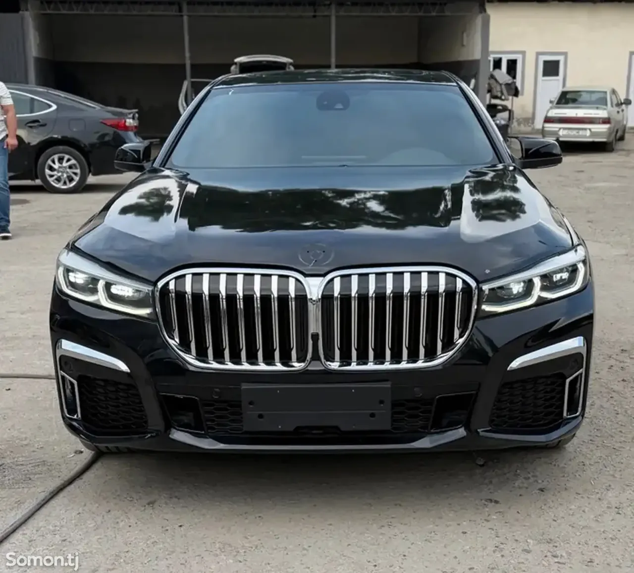 BMW 7 series 2011 · 3.0 AT