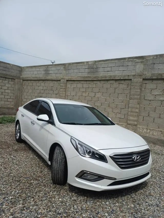 Hyundai Sonata 2015 · 2.0 AT