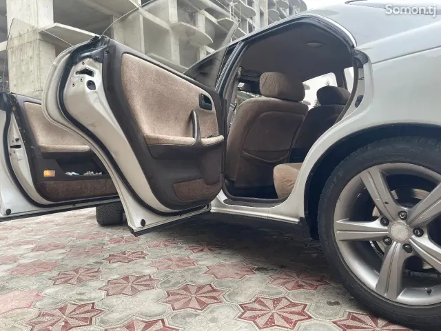 Toyota Mark II 1990 · 2.5 AT