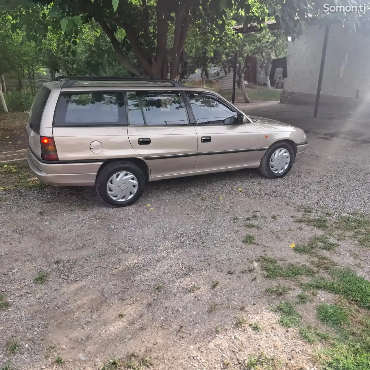 Opel Astra F 1998 · 1.6 MT