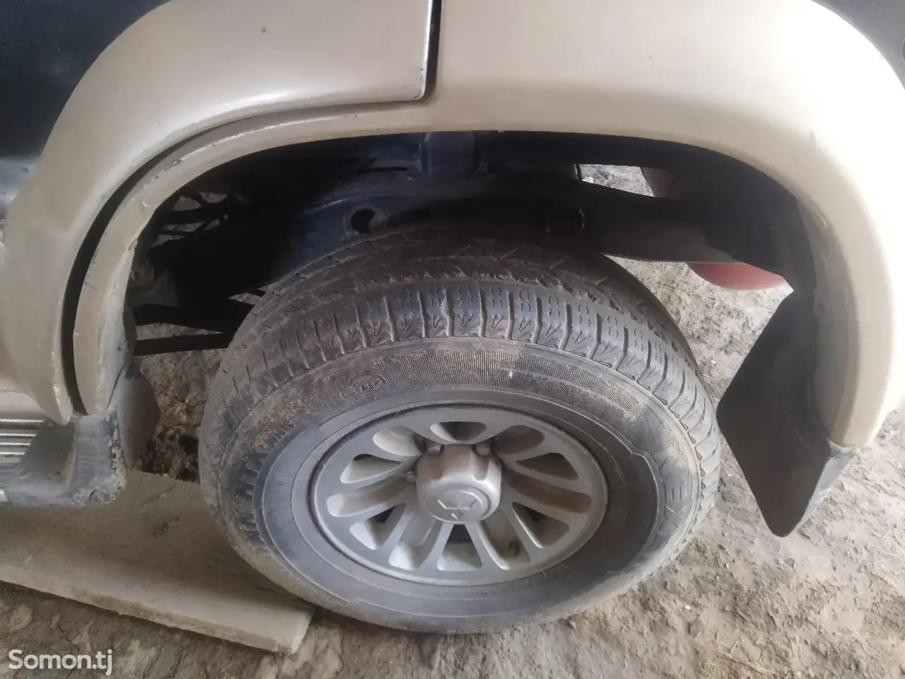 Mitsubishi Pajero JR 1997 · 1.6 MT