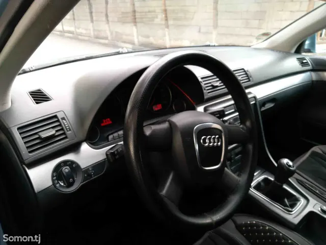 Audi A4 2007 · 2.0 MT