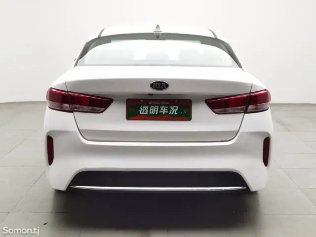 Kia K5 2016 · 2.0 AT