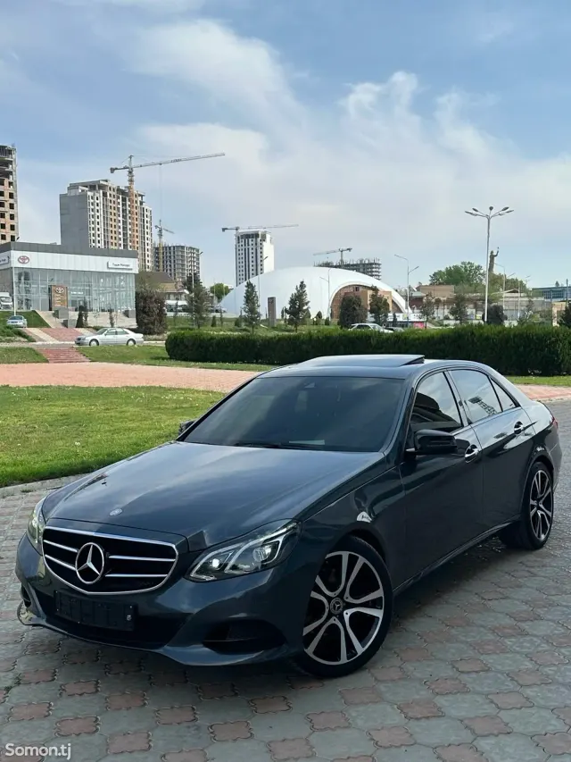 Mercedes-Benz E class 2015 · 2.2 AT