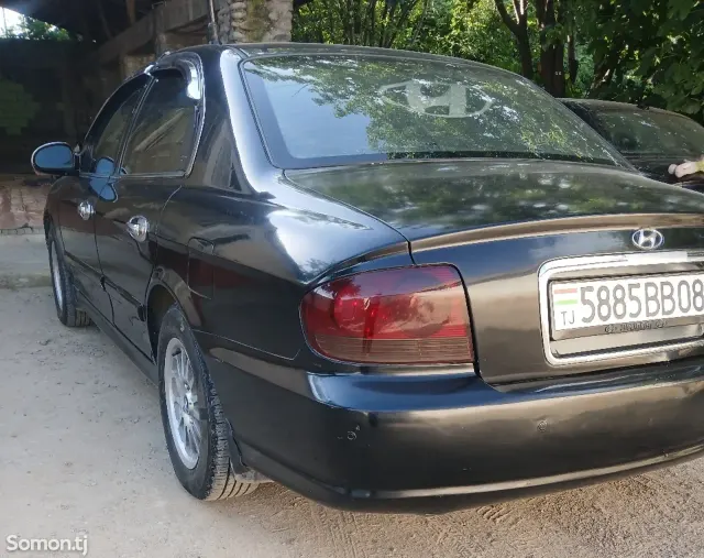 Hyundai Avante 2003 · 1.8 MT