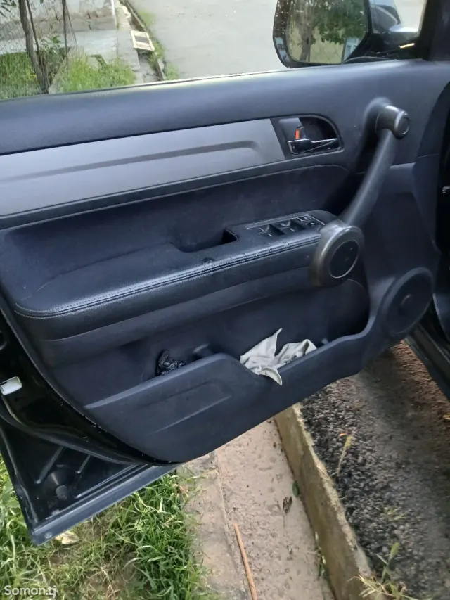 Honda CR-V 2011 · 2.4 AT